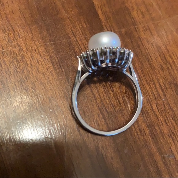 Fresh Water Pearl Cz sterling Silver Ring - Picture 2 of 3